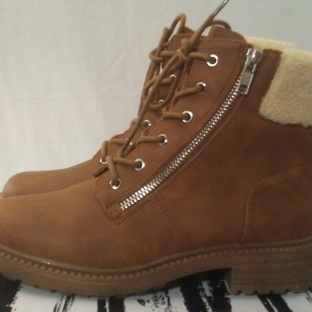 DOLCE VITA Dark Tan Sherpa-Accent Nighty Boots - Size 6.5 Women